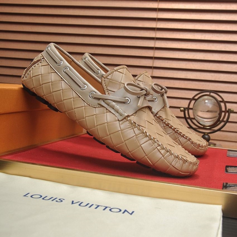 G*u*i leather shoes